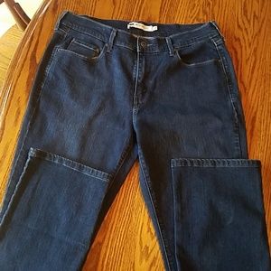 New w/o tags Levi's dark wash Jeans